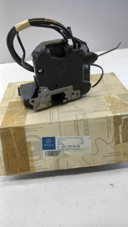Original OE MERCEDES-BENZ Türschloss A2037200235