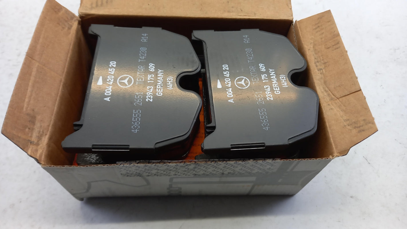 Original MERCEDES-BENZ c215 c219 w220 v220 r230 Bremsbeläge A004420452041