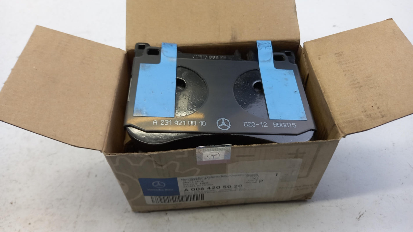 Original MERCEDES-BENZ SL W231 Bremsbeläge Satz Vorne A0064205020