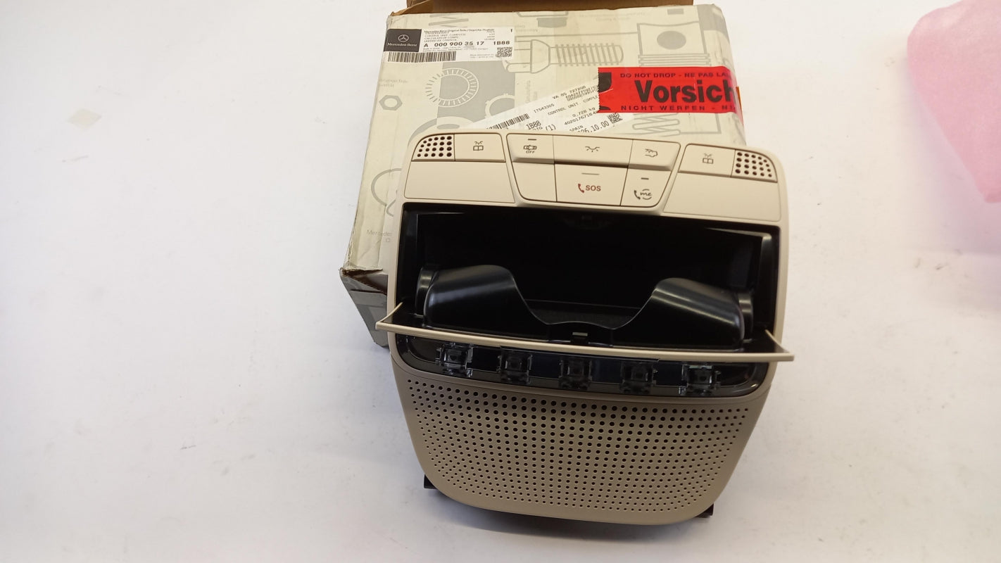 Original MERCEDES-BENZ C Estate (S205) C-300d 2.0 Innenleuchte A00090035171B88