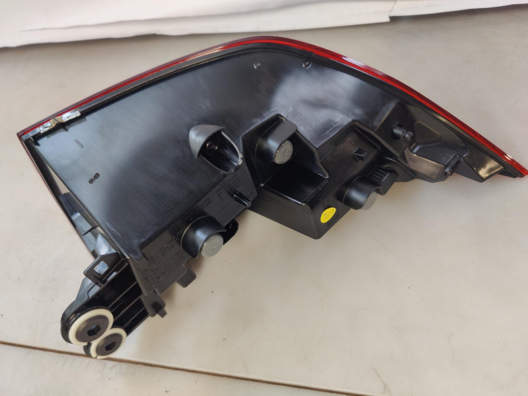 Original AUDI A7 LED Heckleuchte links 4K8945069