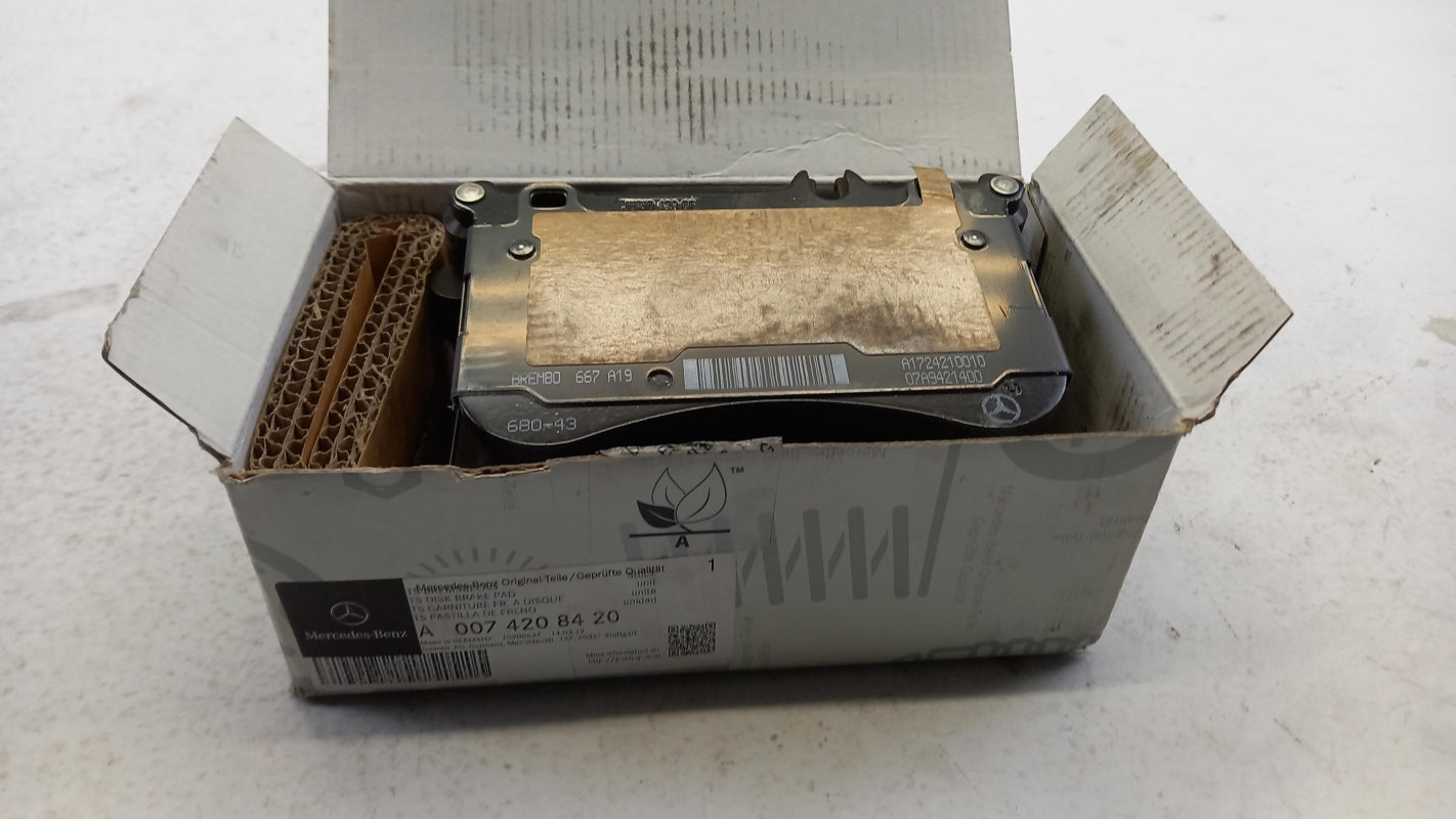 Original MERCEDES-BENZ SLK/SLS W172 (2016-2020) Bremsbeläge Vorne A0074208420