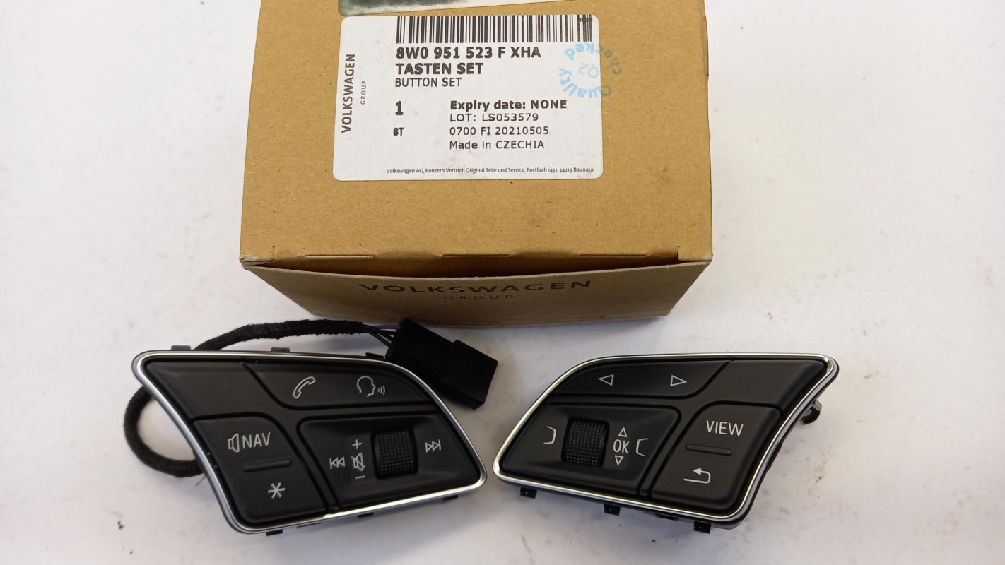 Original AUDI A3 A4 A5 2.0L 3.0L 2017 - Lenkradschalter 8W0951523FXHA