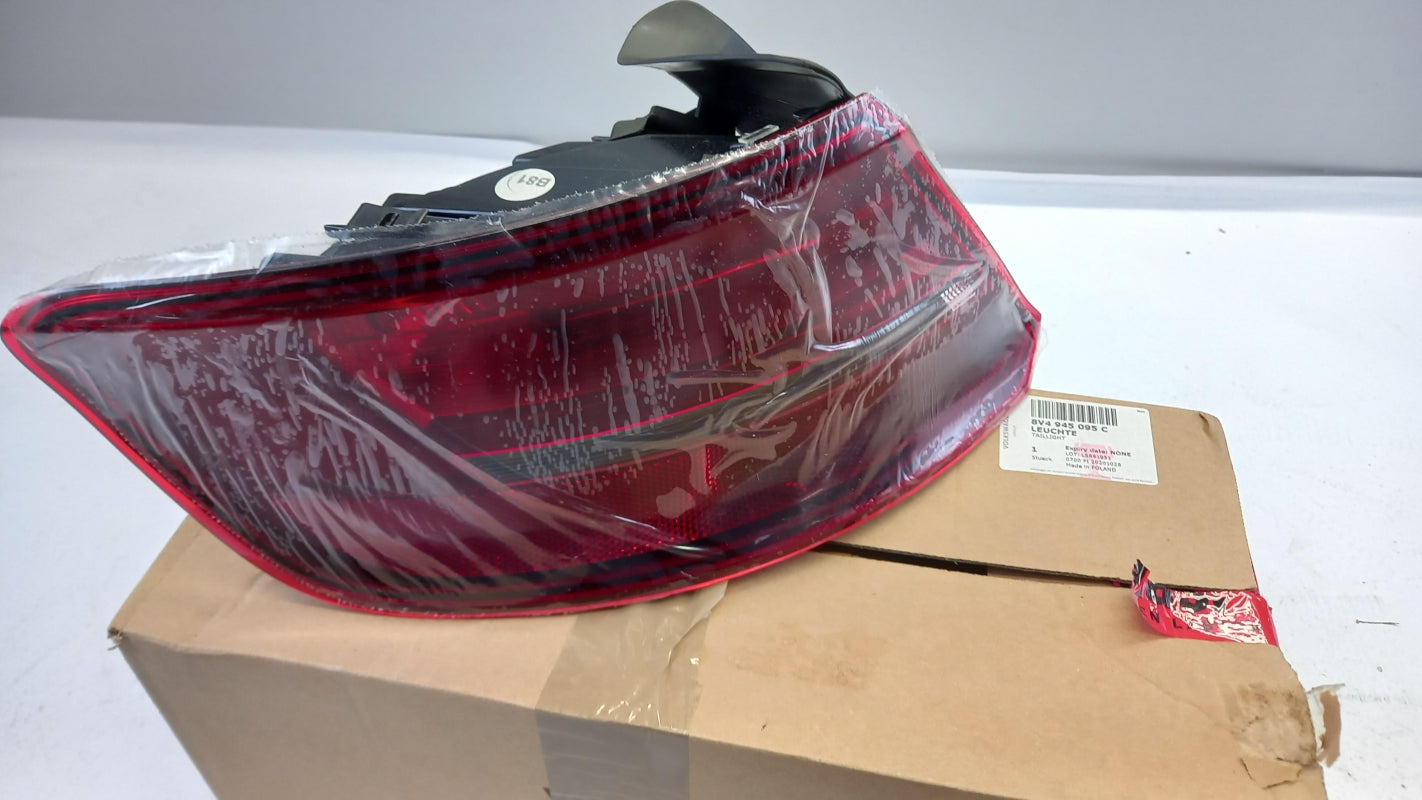 Original AUDI A3 III '12- Heckleuchte Schlussleuchte links 8V4945095C