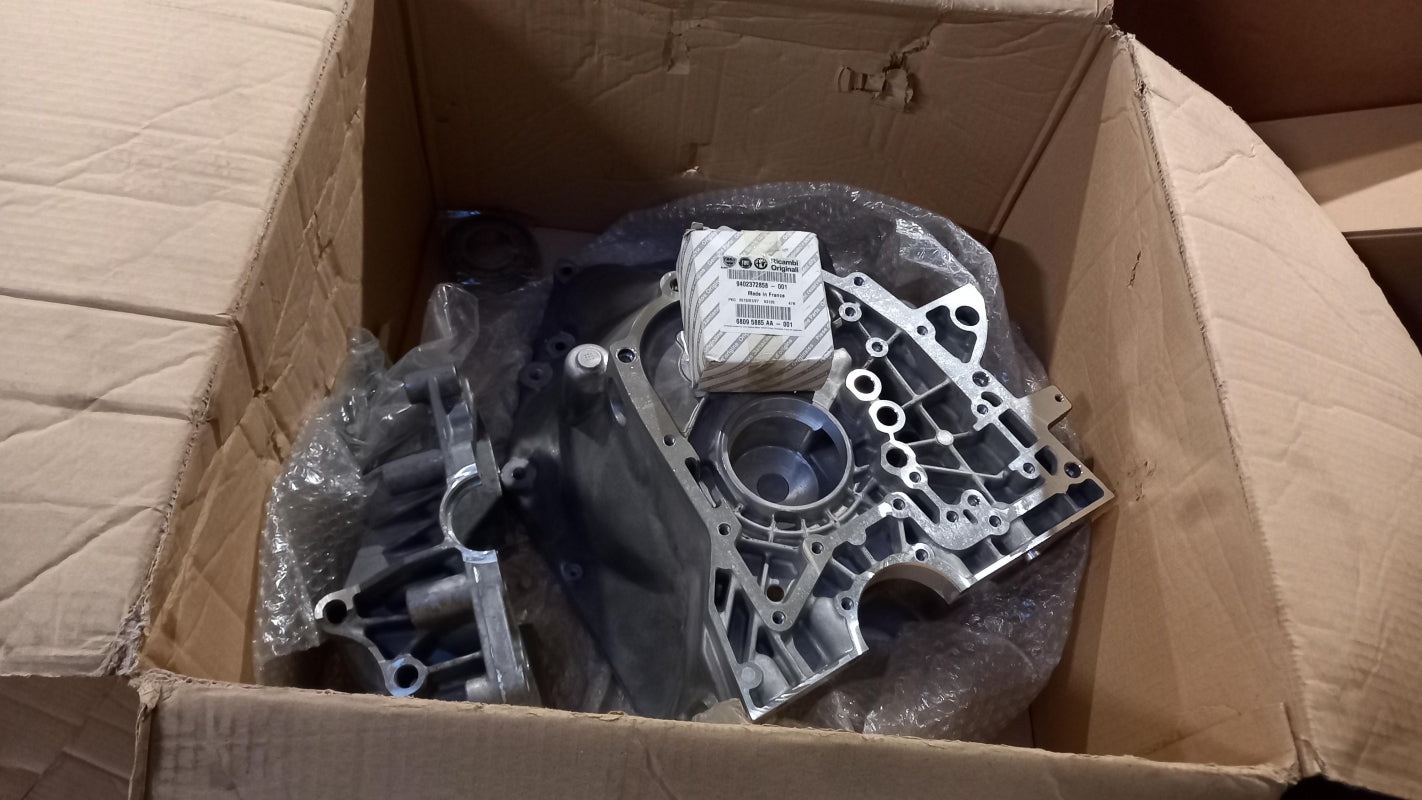 Original OE FIAT manual transmission housing 68135226AA 