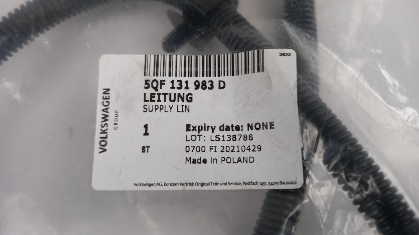 Original OE Volkswagen Rohr 5QF131983D