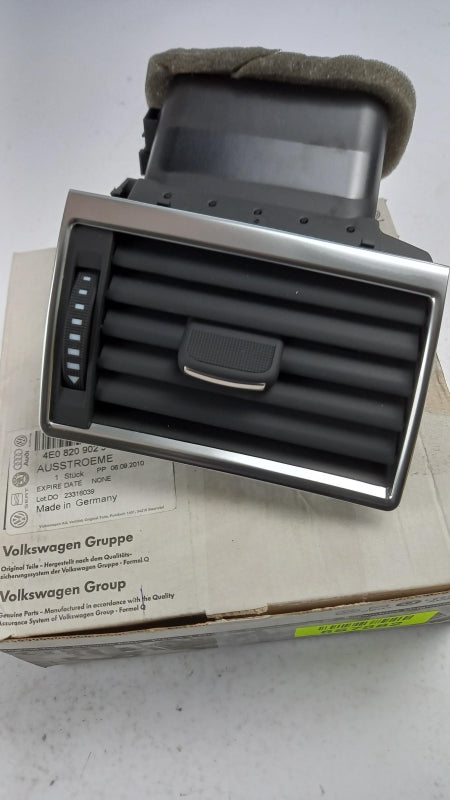 Original AUDI A8 S8 Quattro 4E Luftdüse Ausströmer 4E0820902J3Q7