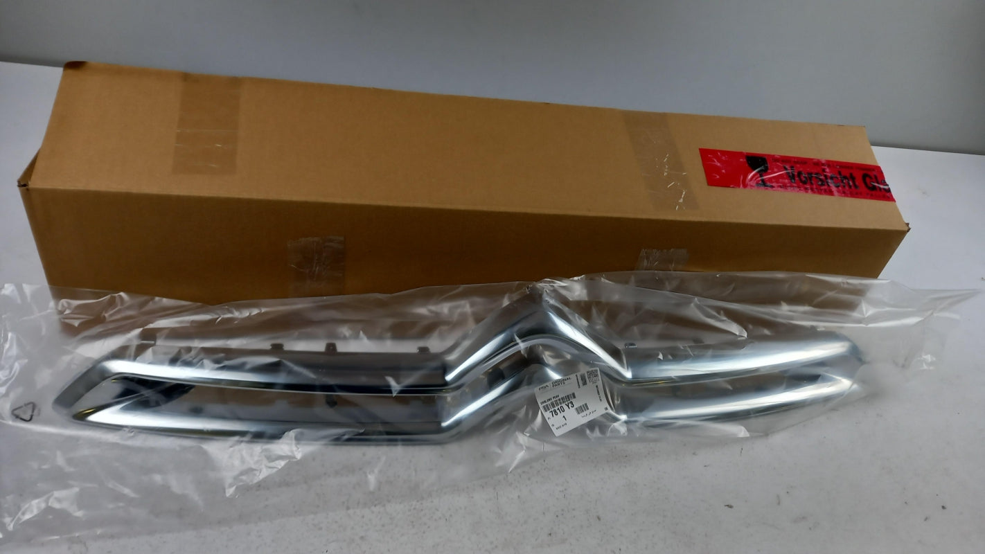 Original OE Peugeot radiator grille 7810Y3 