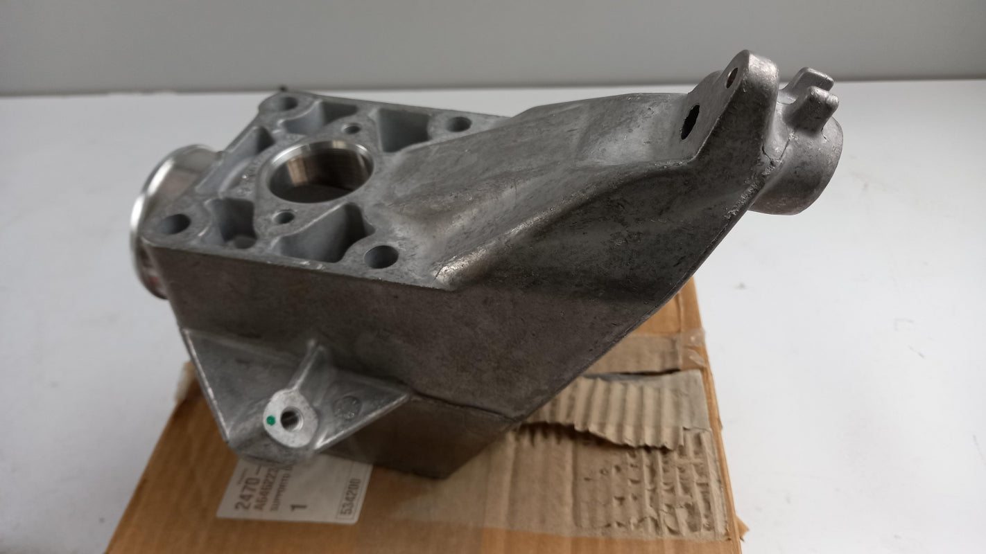 Original MERCEDES-BENZ W638 Vito Viano OM646 Motorträger links A6462230004