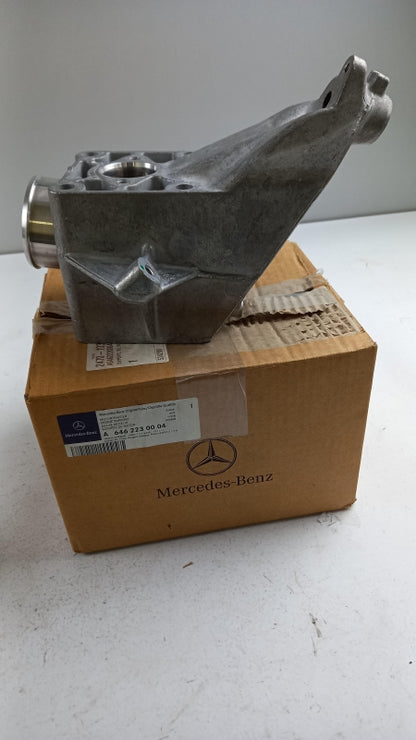 Original MERCEDES-BENZ W638 Vito Viano OM646 Motorträger links A6462230004
