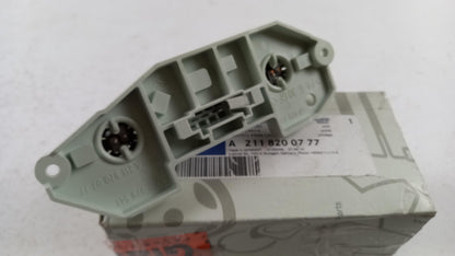 Original MERCEDES-BENZ E-klasse S211 Rücklicht Lampenträger A2118200777