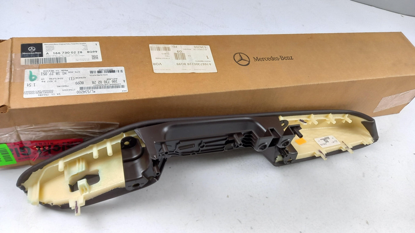 Original OE MERCEDES-BENZ Innen Tür Haltegriff A16673002288Q99