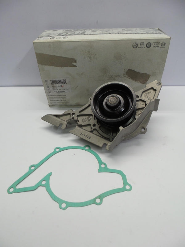 Original AUDI A4 A6 A8 VW Passat water pump cooling pump with seal 059121004C 