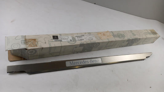Original MERCEDES-BENZ W463 (1990-2018) Einstiegsleiste Vorne Rechts A4636808635