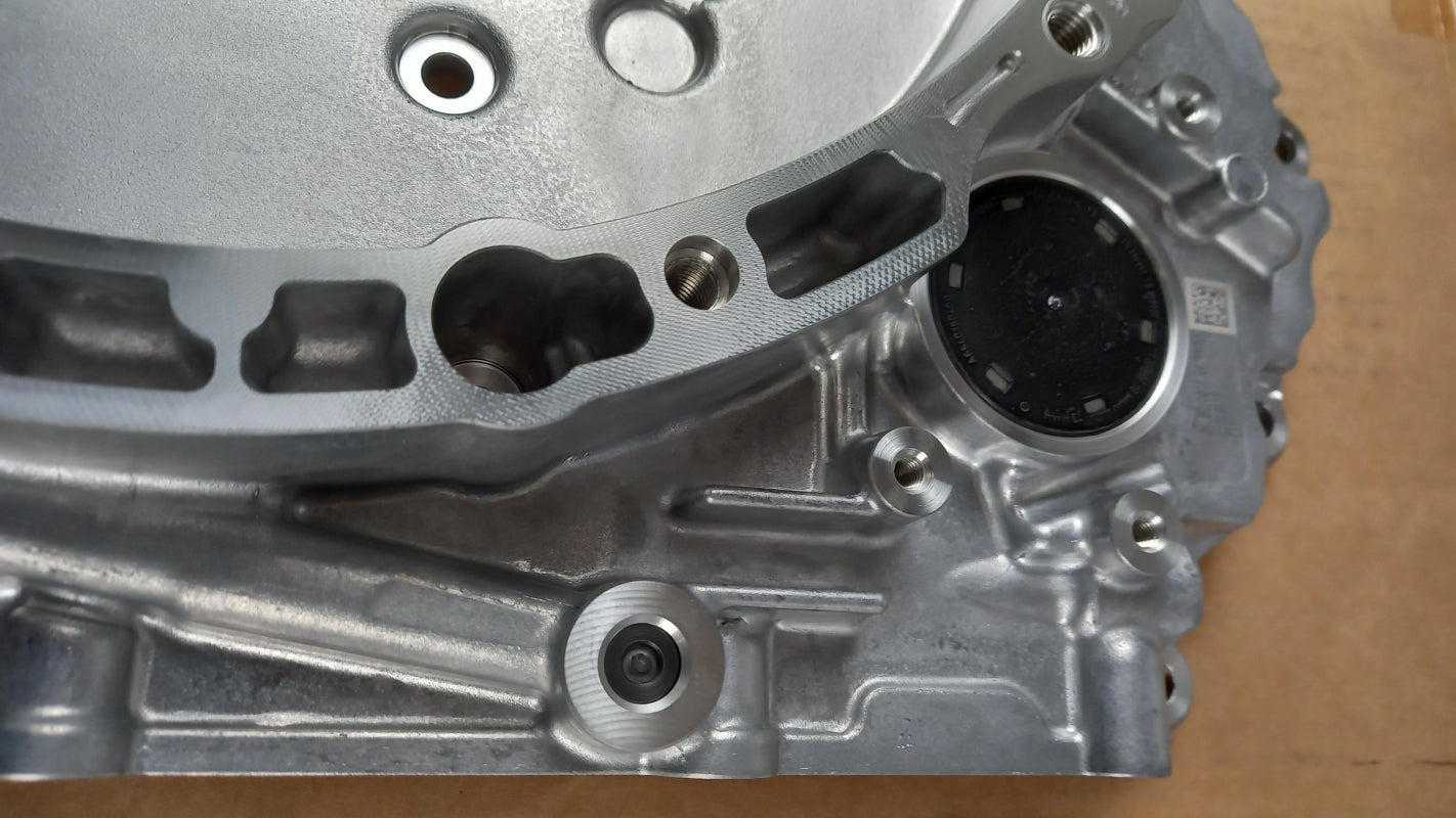 Original MERCEDES-BENZ E-klasse GLS Steuergehäuse Abdeckung A6540106102