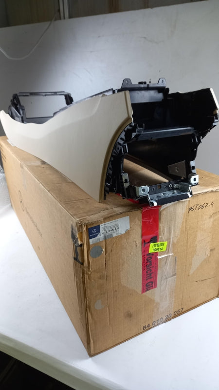 Original MERCEDES-BENZ S-klasse Mittelkonsole Teil A22268063028T24