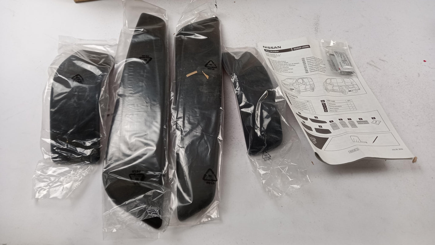 Original OE NISSAN Stoßstange Zierleiste Satz KE620JX000