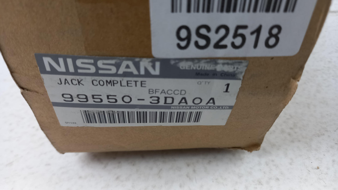 Original NISSAN Pulsar C13M Wagenheber 995503DA0A