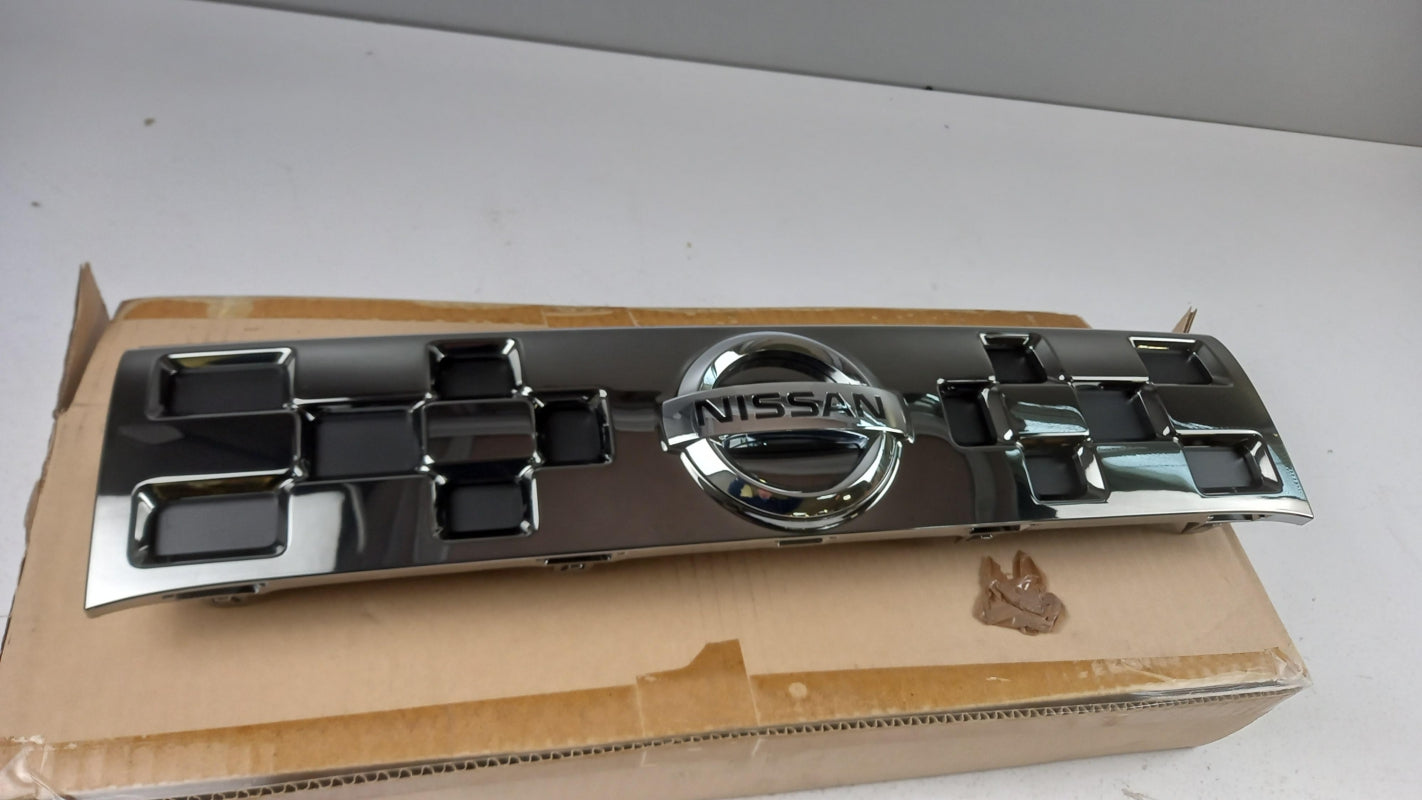 Original OE NISSAN Kühlergitter F23101FE0A