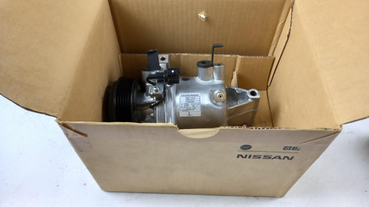 Original NISSAN Micra K13 1.2 Klimakompressor 926001HC1D