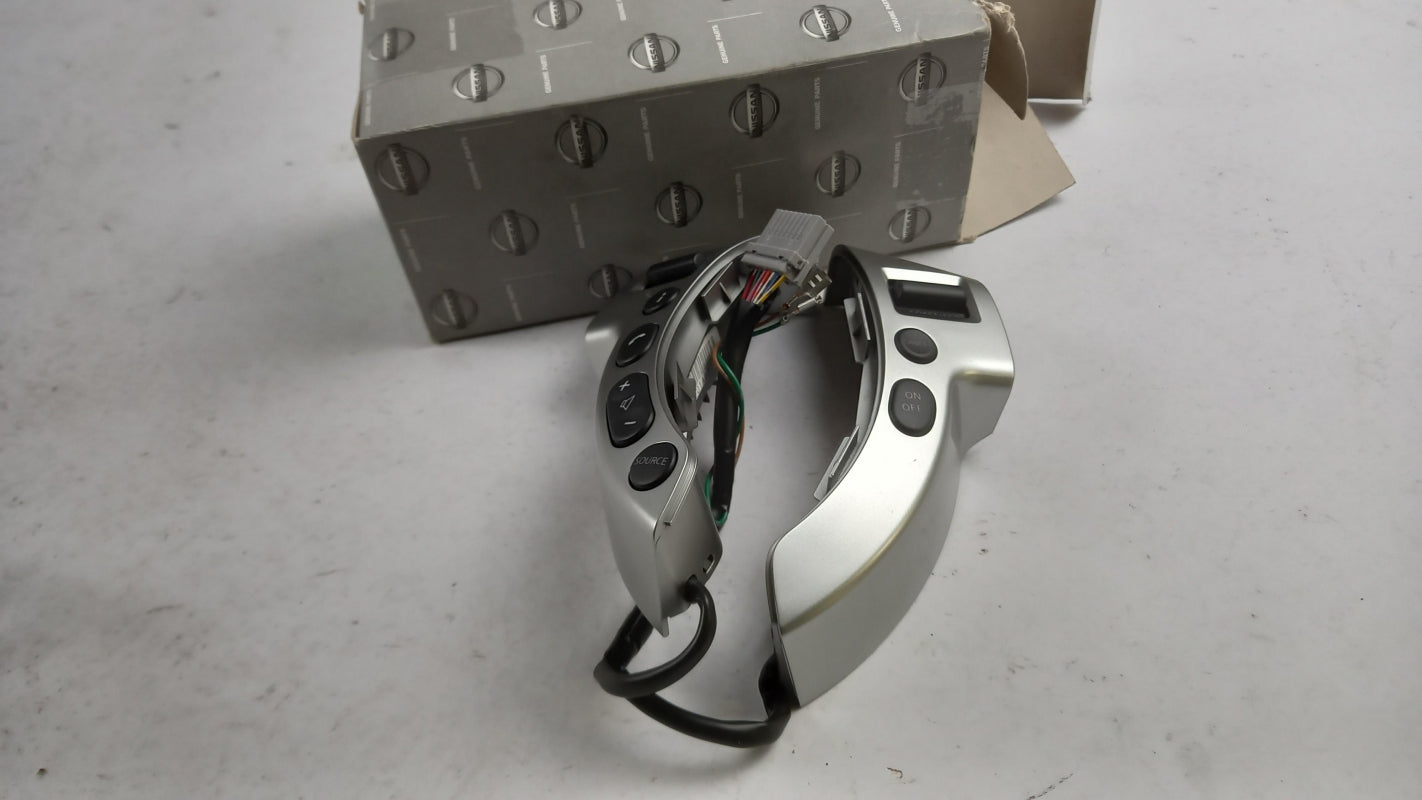 Original NISSAN Qashqai J10 Qashqai+2 Lenkradschalter 25550JD01A