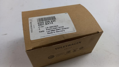 Original AUDI A4 8W Anbauteile für Tür Befestigungssatz 8W0098620