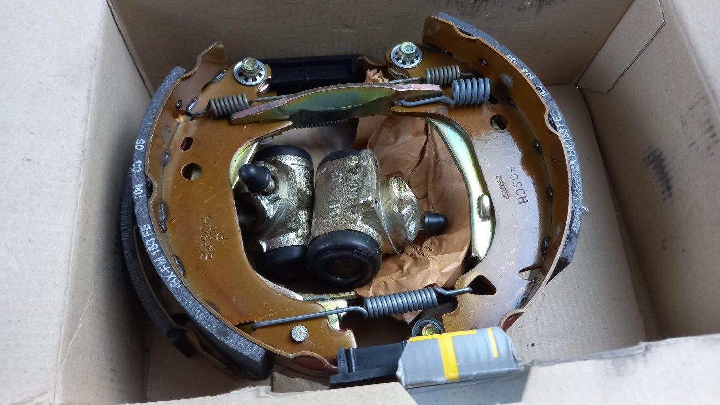 Original OE RENAULT Bremsbackensatz 7701204236