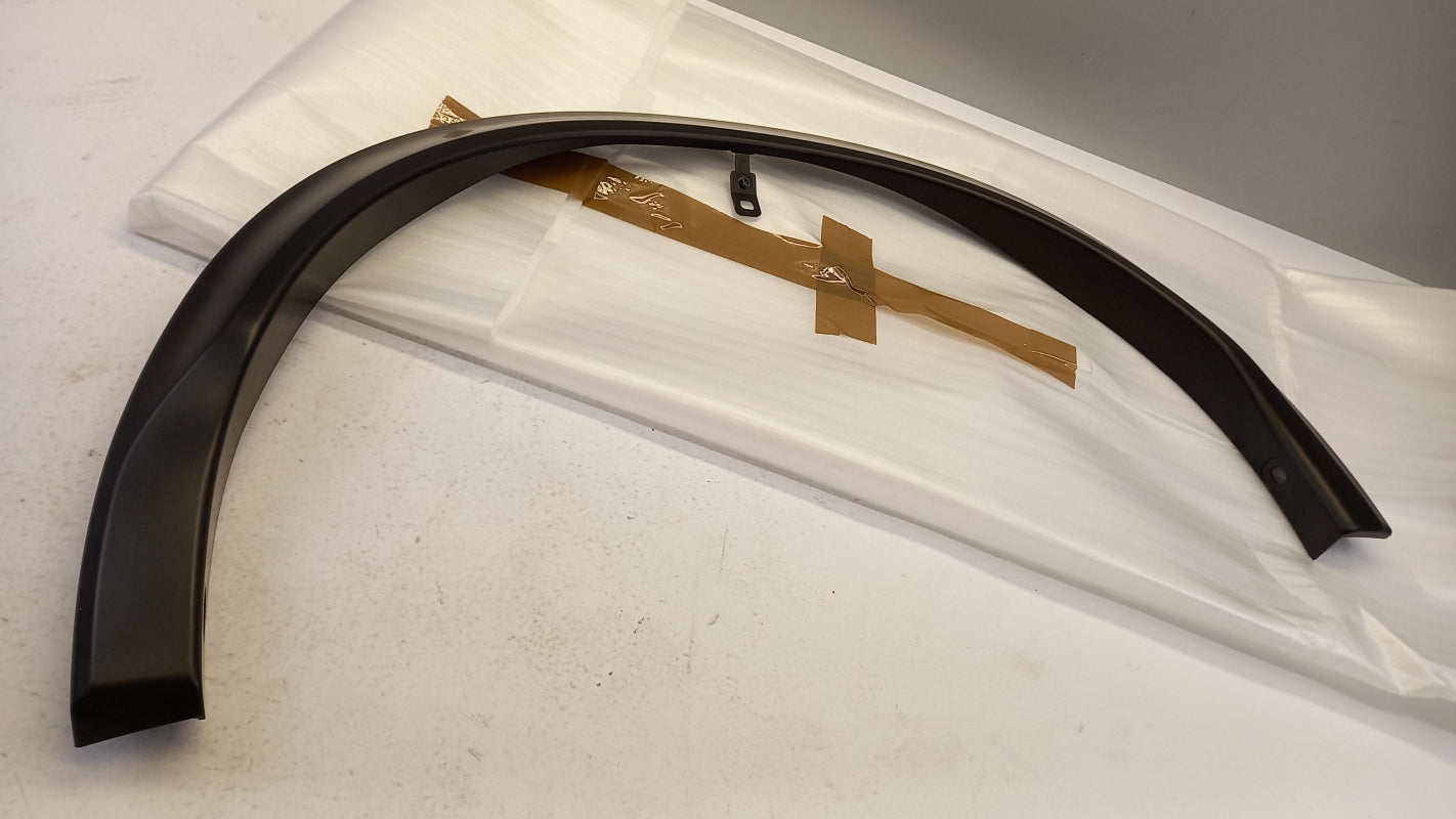 Original OE NISSAN Kotflügel Zierleiste 638613YW4H