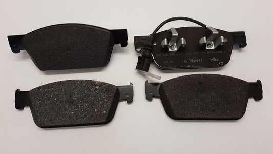 Original VW Transporter T5 T6 Bremsbeläge mit Warnkontakt vorne 7E0698151C