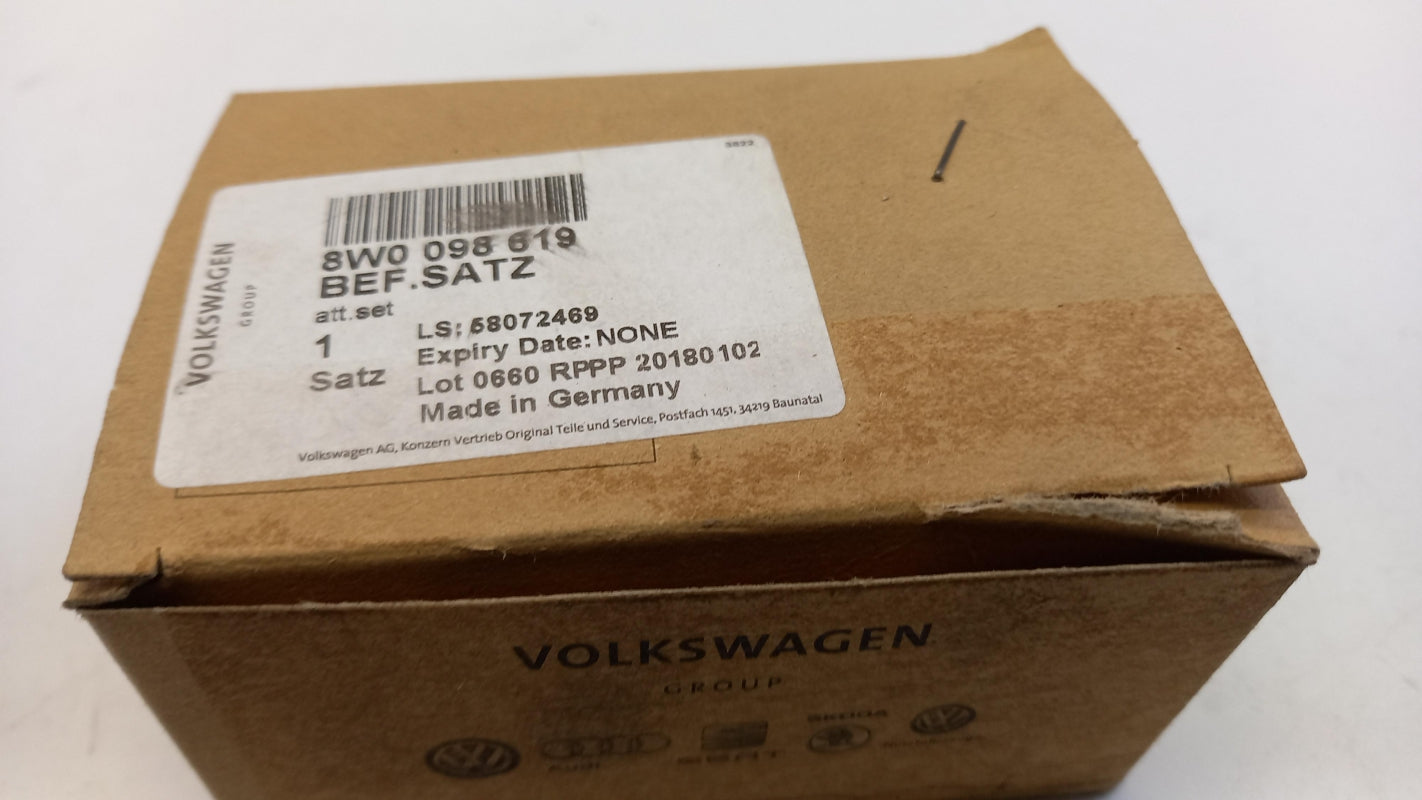 Original AUDI A4 B9 Tür Befestigungssatz Anbauteile 8W0098619