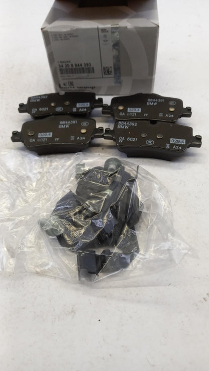 Original BMW 3er G20 G21 316-320d 320i 4er G22 G23 Bremsbeläge 34208844393