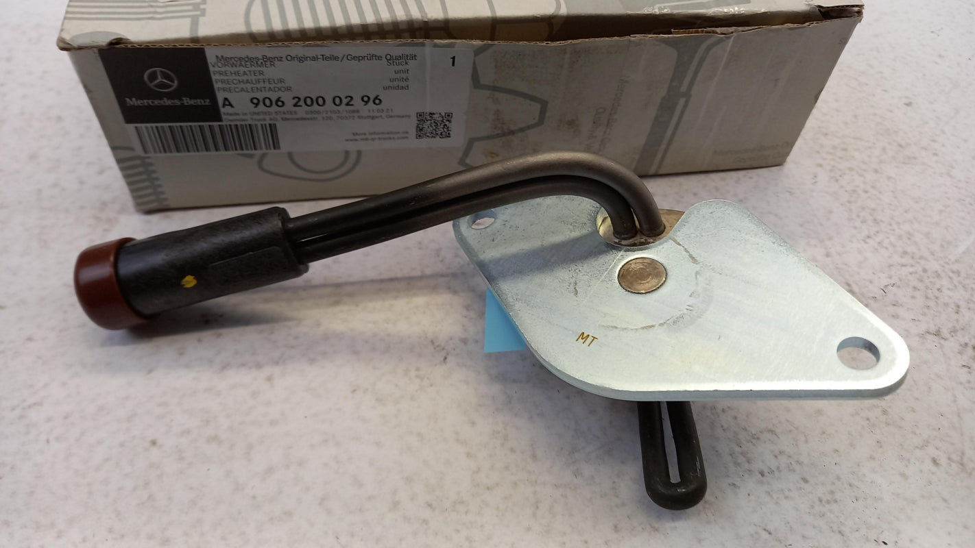 Original MERCEDES-BENZ Atego OM924LA Motorvorwärmung Heizelement A9062000296