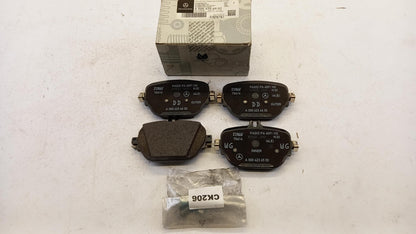 Original MERCEDES-BENZ GLC AMG63 W253 Bremsbeläge hinten A0004206002