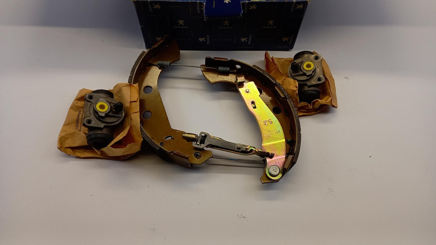 Original OE Peugeot Bremsbackensatz 42418P