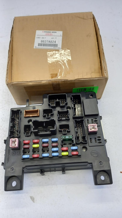 Original MITSUBISHI Outlander II Steuergerät Sicherungskasten ECU 8637A824