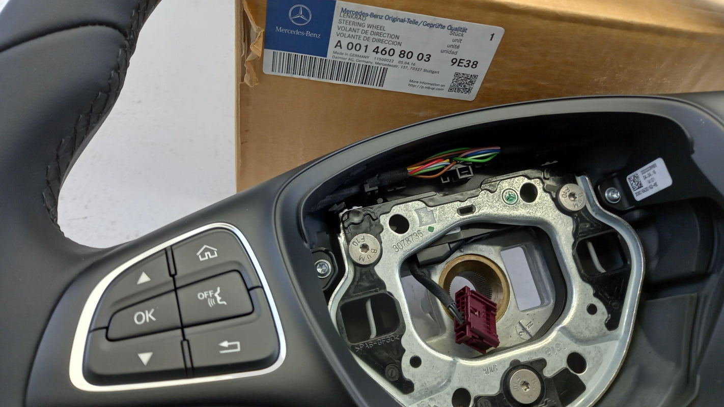 Original MERCEDES-BENZ C-klasse W205 Lenkrad A00146080039E38