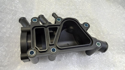 Original FORD Focus '98-'05 KA '96-'08 1.3/1.6L Thermostatgehäuse 1212853