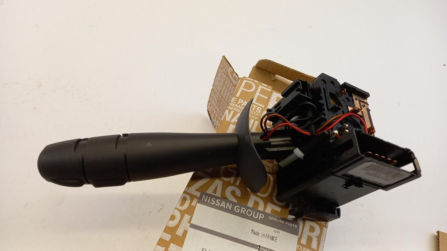 Original OE NISSAN Scheinwerfer Schalter 7701059356