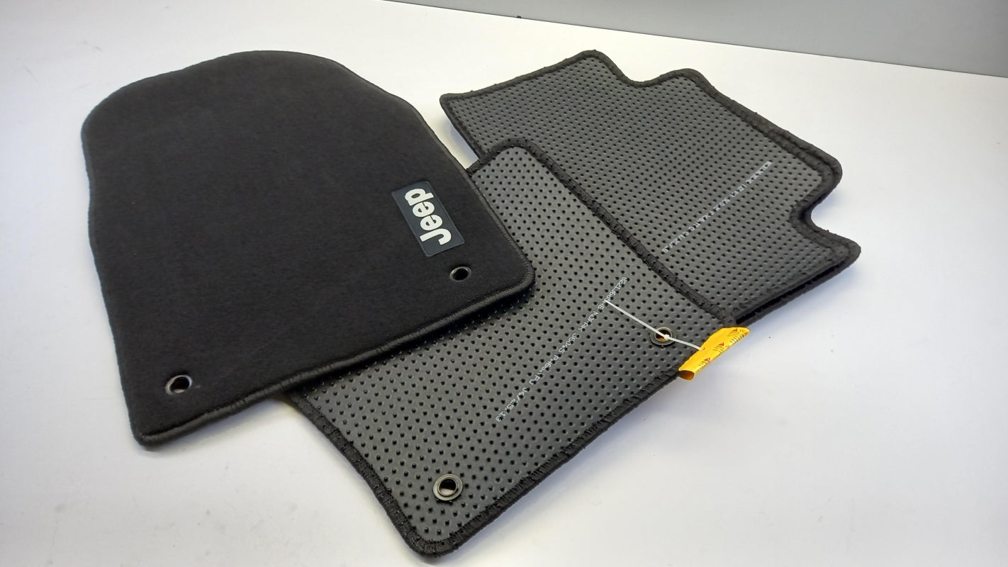 Original OE FIAT Fußmattensatz K82213685AB