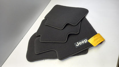 Original OE FIAT Fußmattensatz K82213685AB