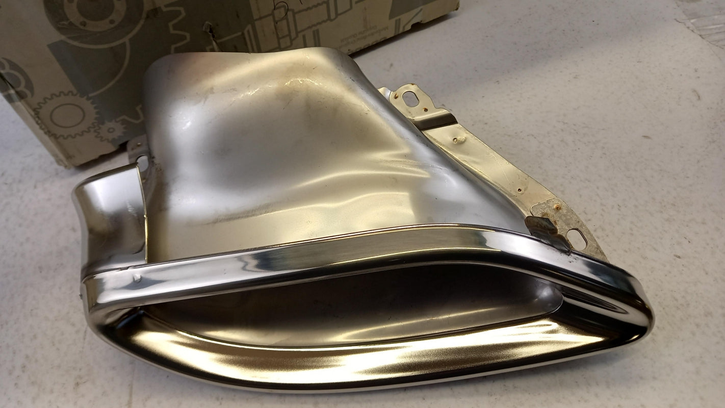 Original MERCEDES-BENZ CLA W117 A W176 B W246 Auspuffblende rechts A2464900427