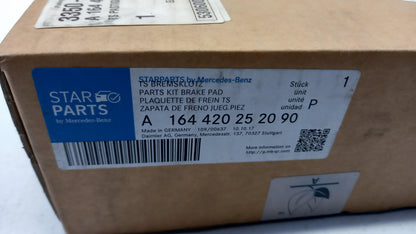 Original OE MERCEDES-BENZ Bremsbeläge A164420252090