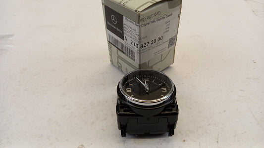 Original MERCEDES-BENZ W213 W222 C238 C257 Uhr Armaturenbrett A2138272000