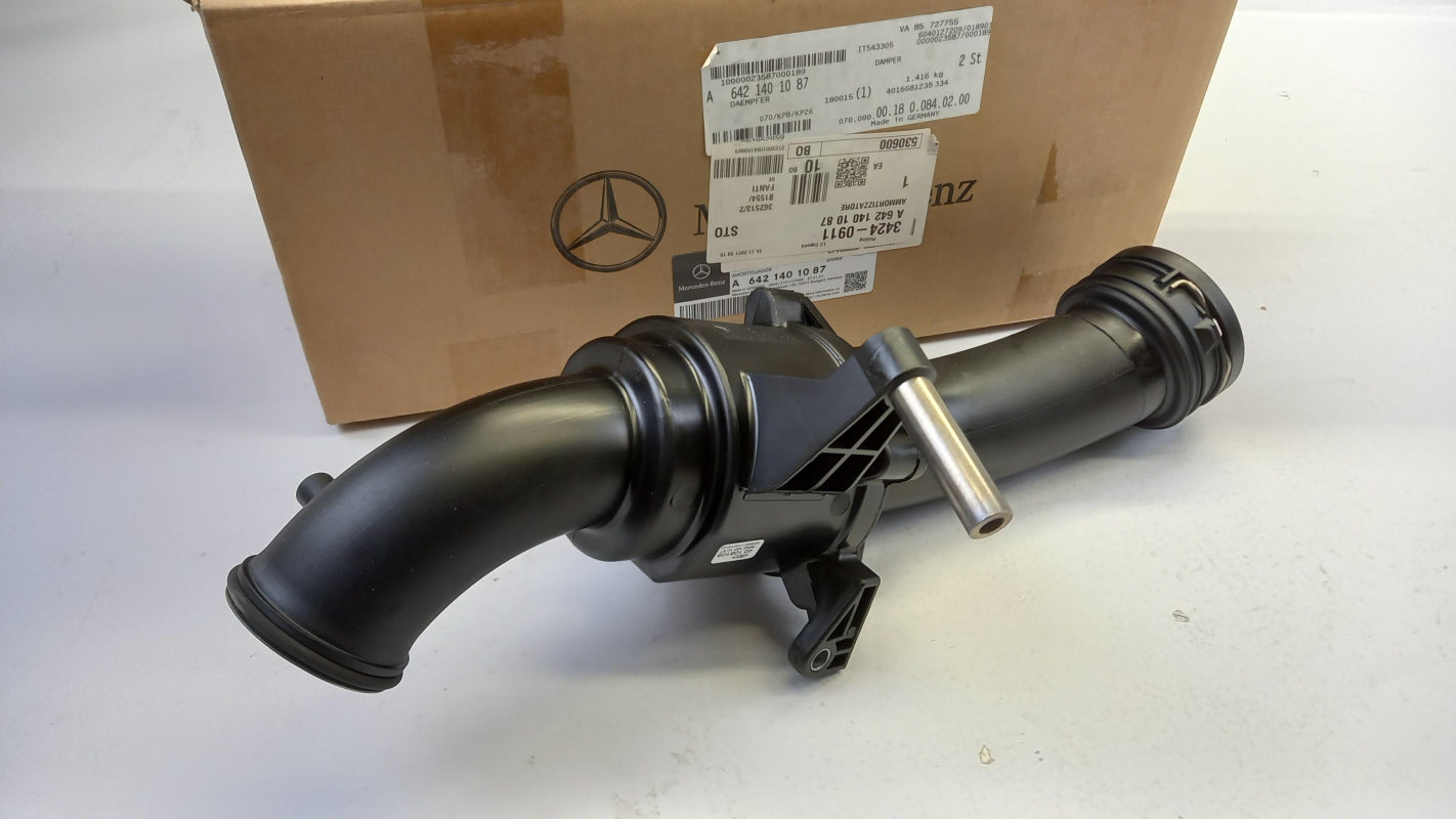 Original OE MERCEDES-BENZ Ladeluftschlauch A6421401087