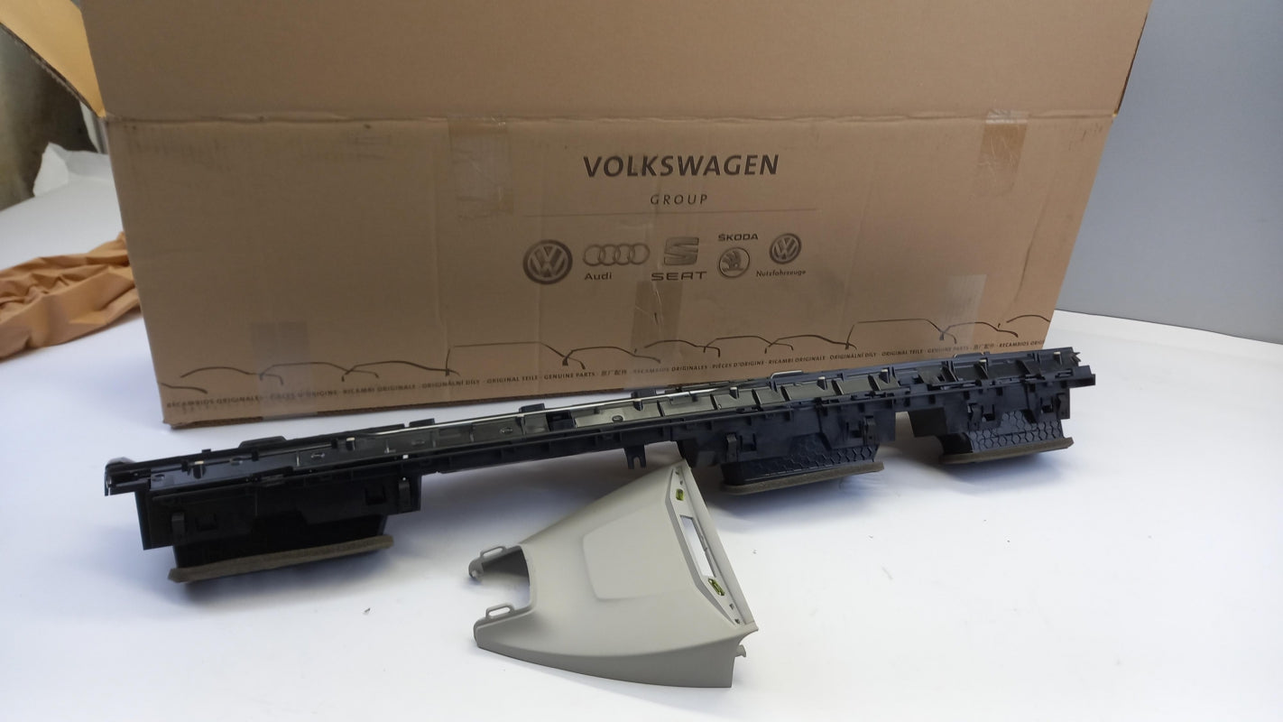 Original OE Volkswagen instrument panel trim 3G8858416TXGY 