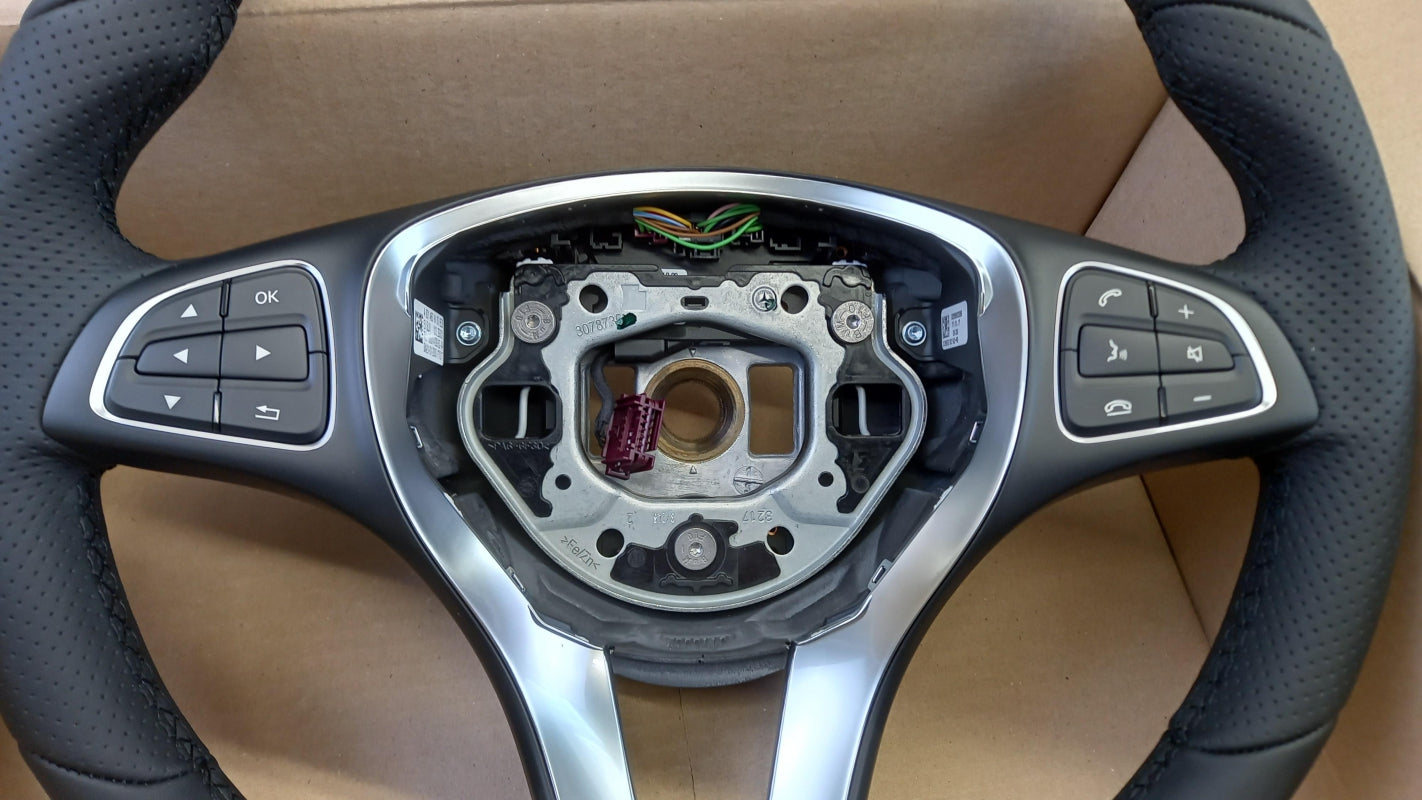 Original MERCEDES-BENZ GLA-Klasse X156 Lenkrad A00146091039E38