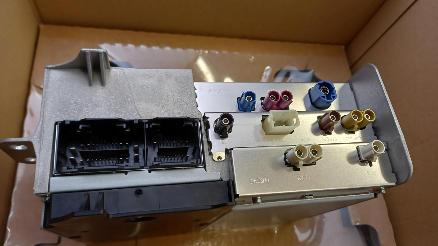 Original MERCEDES-BENZ A-Klasse W177 Hauptgerät Steuergerät A1679004418