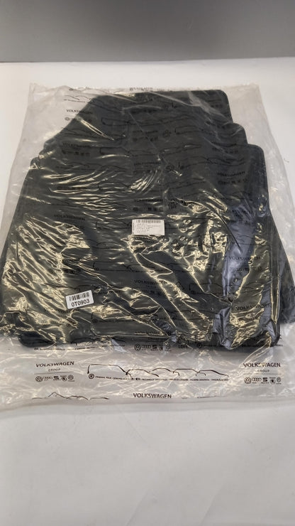 Original OE Volkswagen Fußmattensatz 1EB061500041