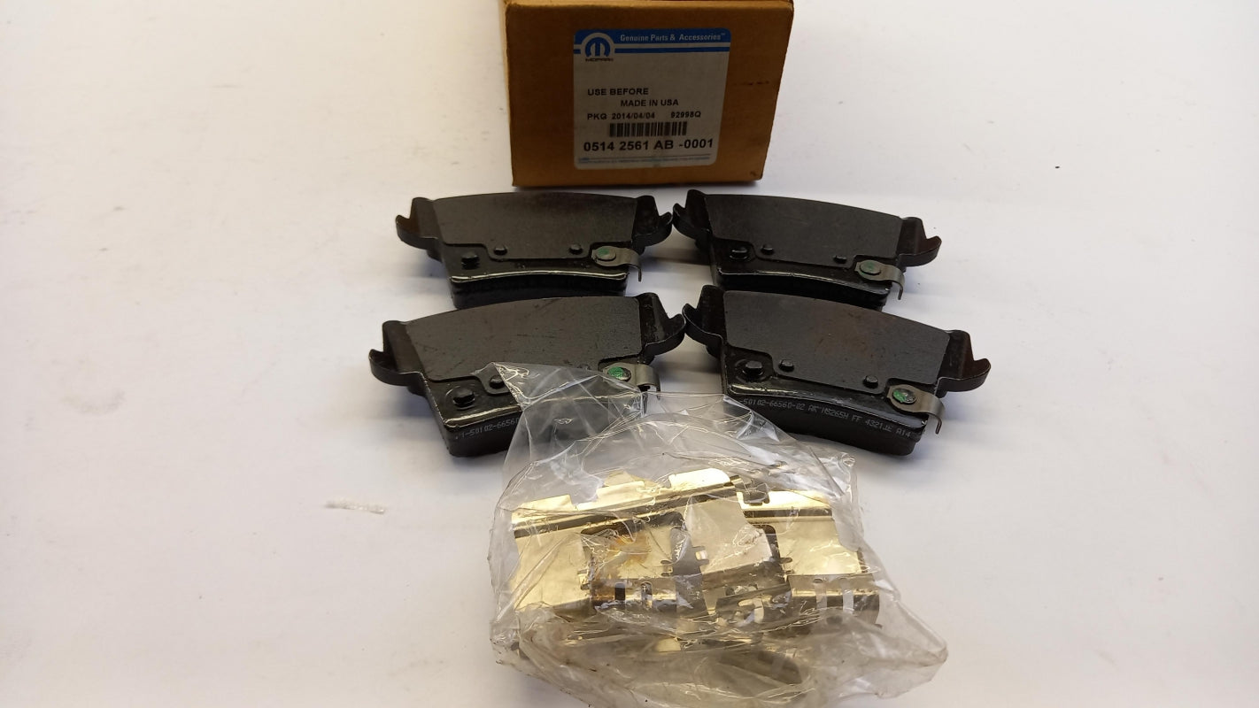 Original Chrysler Lancia 300C Thema Bremsbeläge K05142561AB