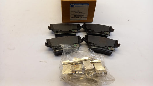 Original Chrysler Lancia 300C Thema Bremsbeläge K05142561AB